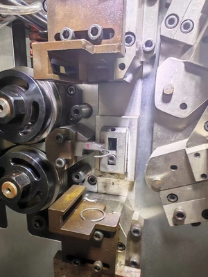 800KG 2 Axis Compression Spring Machine 380V 50/60 Hz CNC Machine Spring